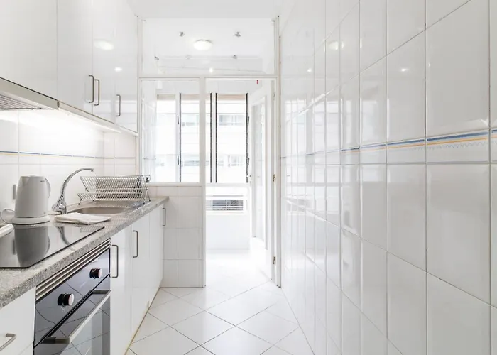 Charmy Rodrigues Lobo By Unique Hosts